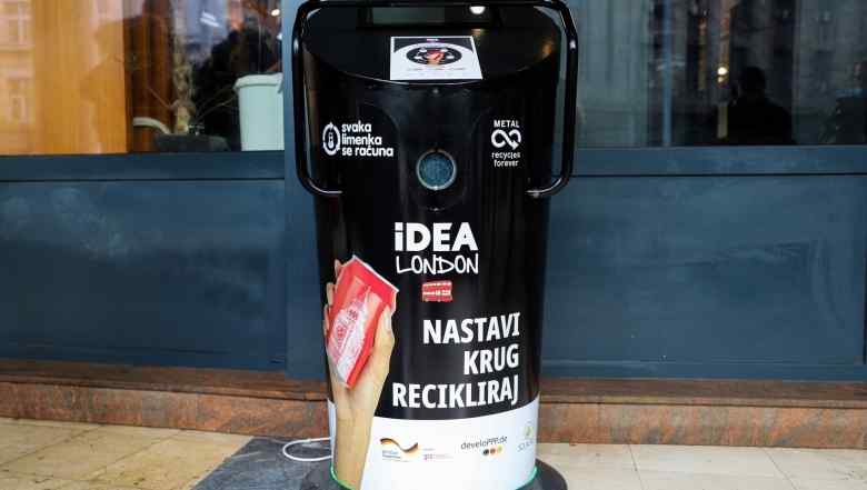 Postavljena pametna presa za recikliranje limenki u centru Beograda