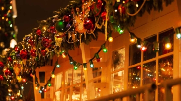 Jeftine novogodišnje lampice stvaraju otpad i izazivaju požare