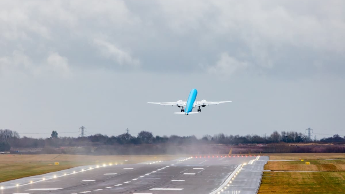 KLM kažnjen sa 400.000 EUR zbog greenwashinga: Problematična reklama o „održivijem“ letenju